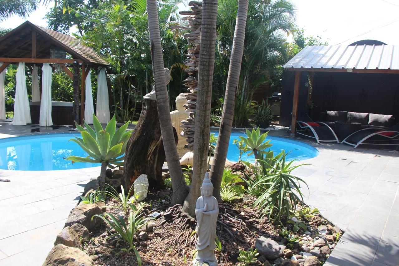 Lodge Le Palissandre à LA LIANE DE JADE 974- jacuzzi privatif - piscine Le Bois de Nefles  Extérieur photo