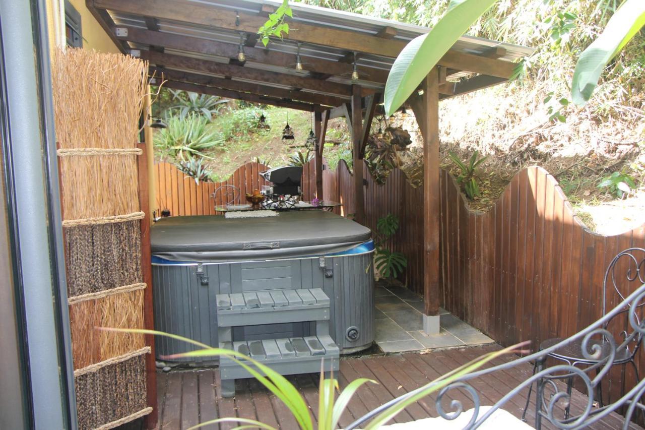 Lodge Le Palissandre à LA LIANE DE JADE 974- jacuzzi privatif - piscine Le Bois de Nefles  Extérieur photo
