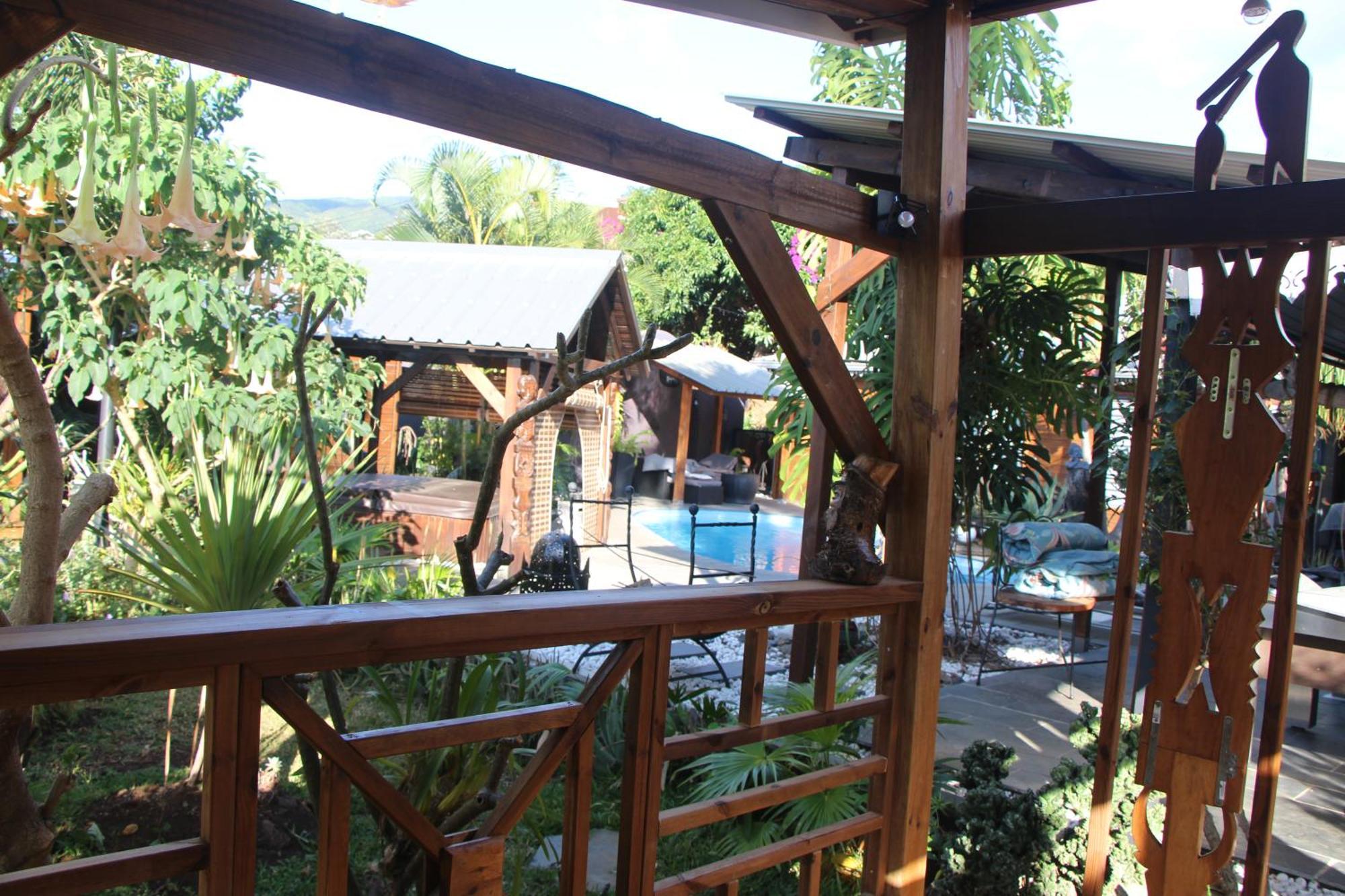 Lodge Le Palissandre à LA LIANE DE JADE 974- jacuzzi privatif - piscine Le Bois de Nefles  Extérieur photo